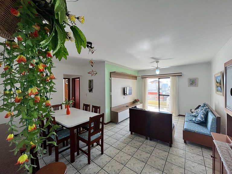 B743 - Apto p/ 05 pessoas perto da praia em Bombas