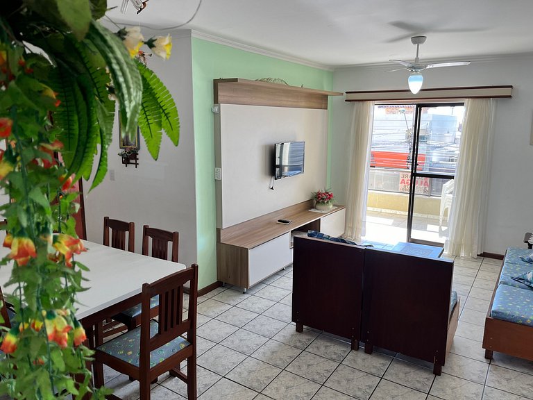 B743 - Apto p/ 05 pessoas perto da praia em Bombas