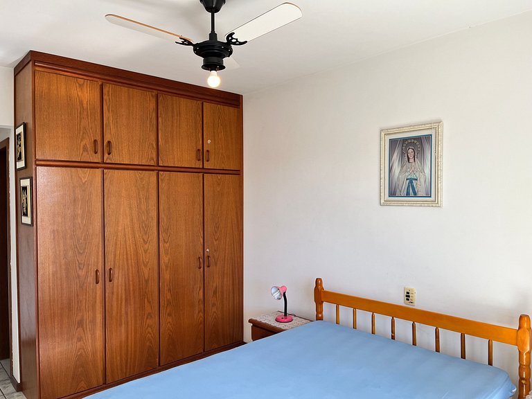 B743 - Apto p/ 05 pessoas perto da praia em Bombas