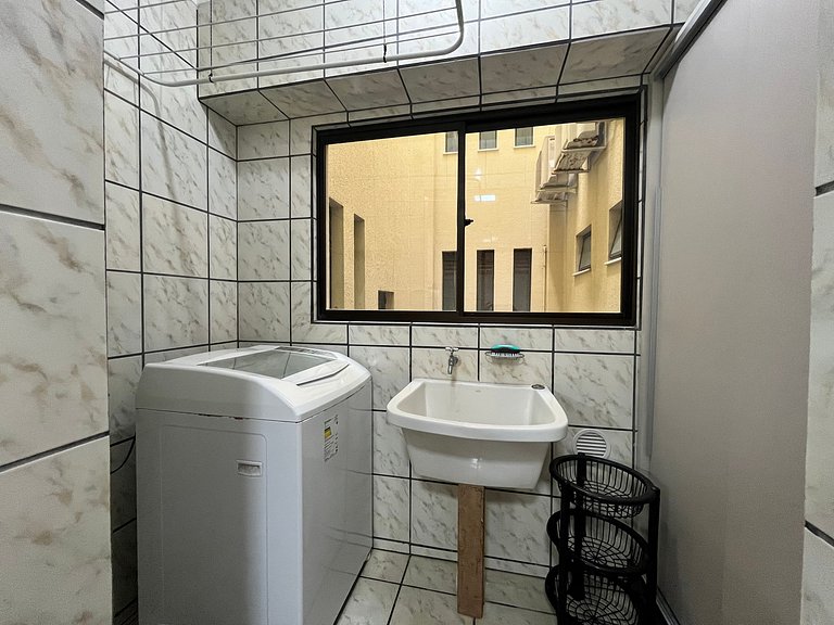 B743 - Apto p/ 05 pessoas perto da praia em Bombas