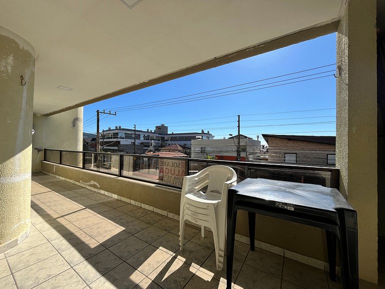 B743 - Apto p/ 05 pessoas perto da praia em Bombas