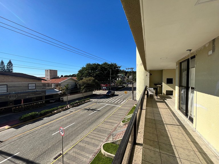 B743 - Apto p/ 05 pessoas perto da praia em Bombas