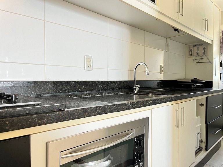 B378 - Apto p/ 06 pessoas perto da praia em Bombas