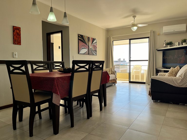 B378 - Apto p/ 06 pessoas perto da praia em Bombas