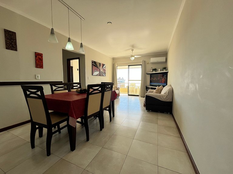 B378 - Apto p/ 06 pessoas perto da praia em Bombas