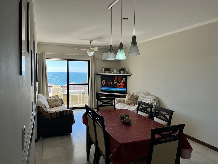 B378 - Apto p/ 06 pessoas perto da praia em Bombas