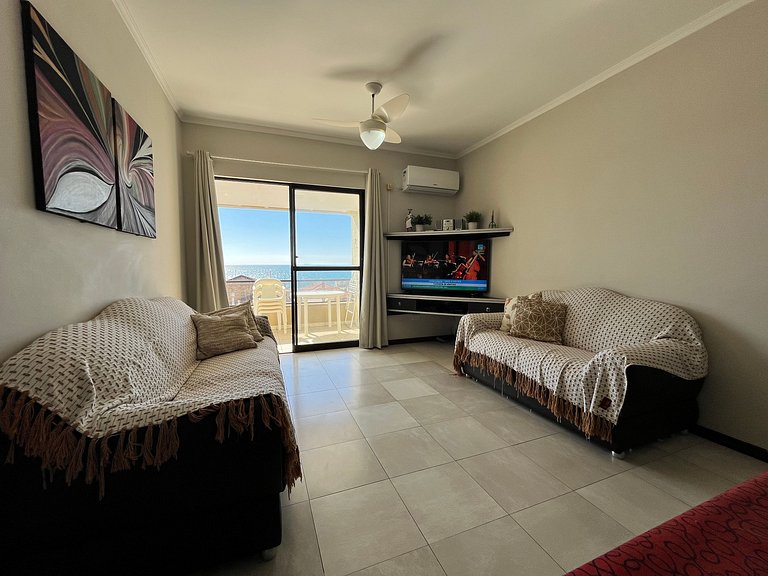 B378 - Apto p/ 06 pessoas perto da praia em Bombas