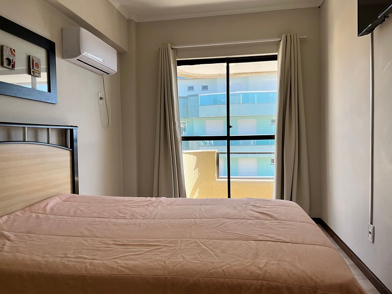 B378 - Apto p/ 06 pessoas perto da praia em Bombas