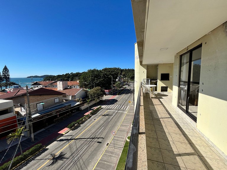 B378 - Apto p/ 06 pessoas perto da praia em Bombas