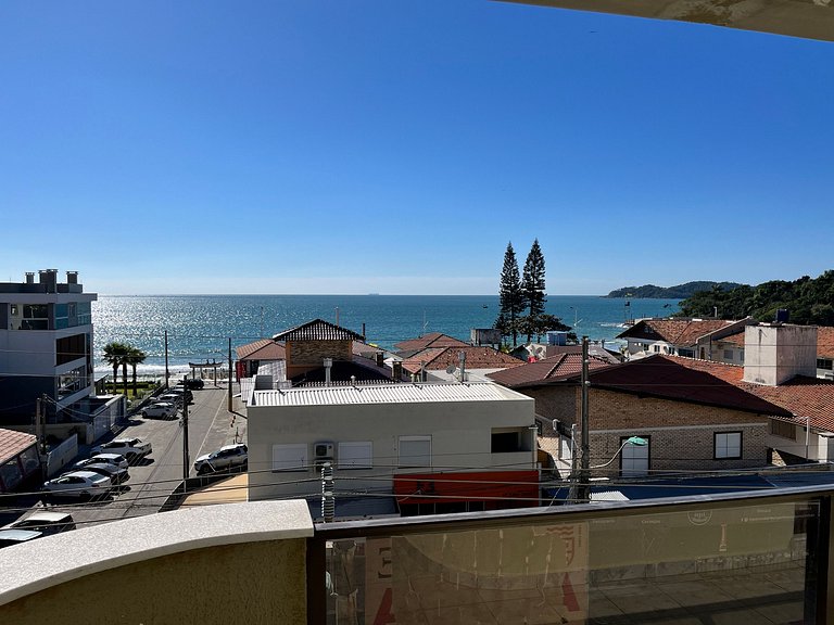 B378 - Apto p/ 06 pessoas perto da praia em Bombas