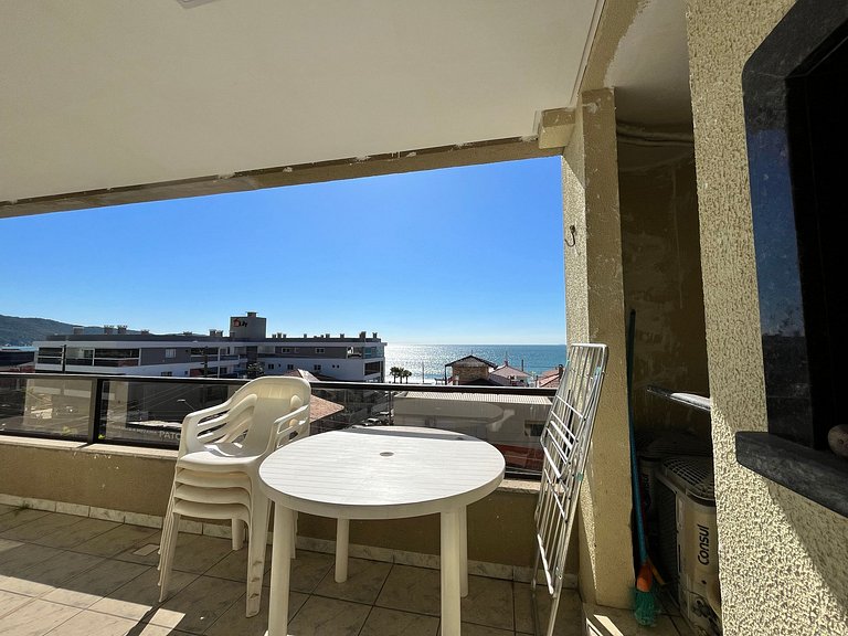 B378 - Apto p/ 06 pessoas perto da praia em Bombas