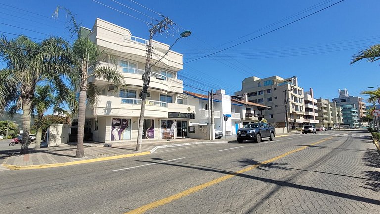 B119 - Apto para 06 pessoas perto do mar em Bombas