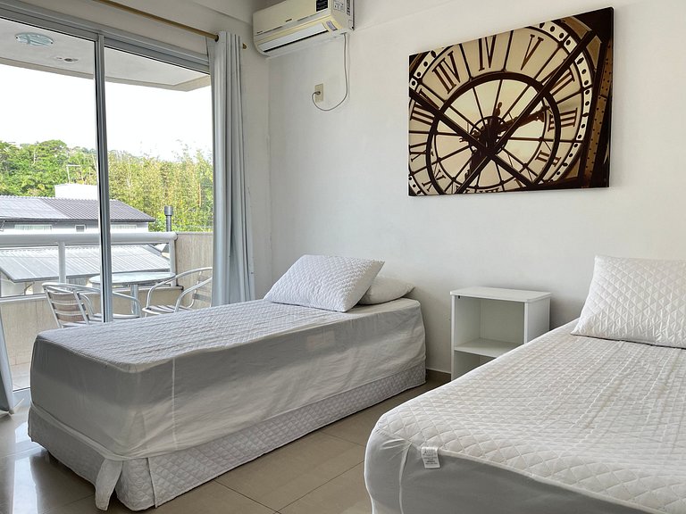 B119 - Apto para 06 pessoas perto do mar em Bombas