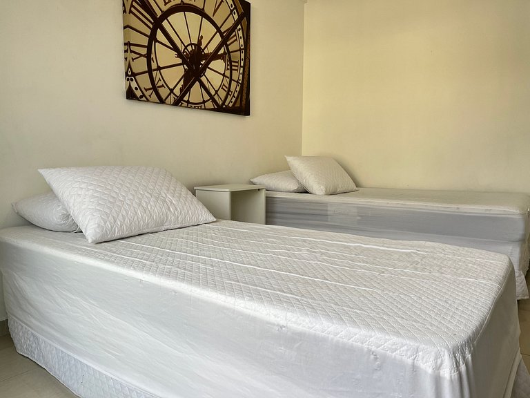 B119 - Apto para 06 pessoas perto do mar em Bombas