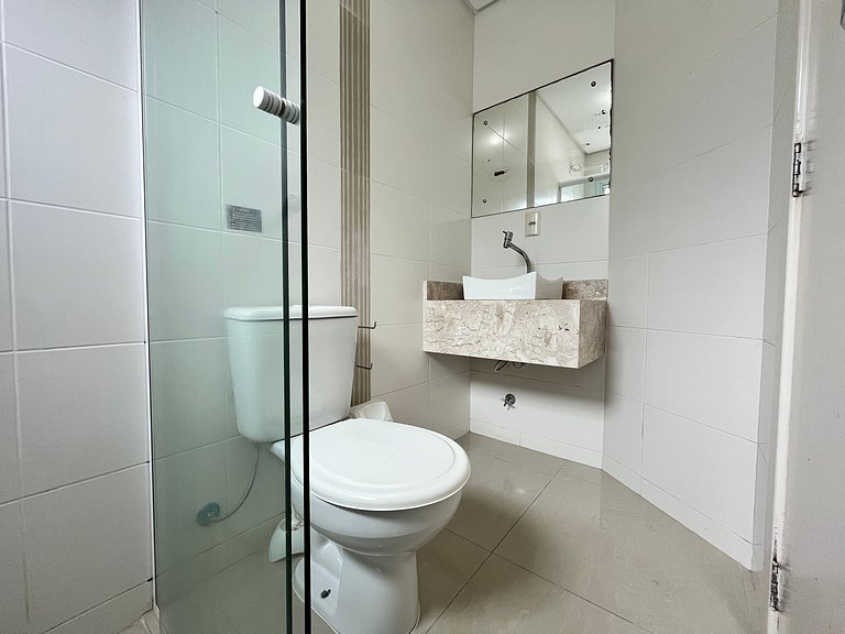 B119 - Apto para 06 pessoas perto do mar em Bombas