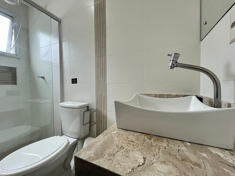 B119 - Apto para 06 pessoas perto do mar em Bombas