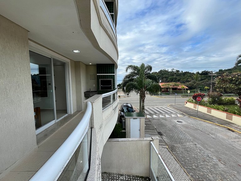 B119 - Apto para 06 pessoas perto do mar em Bombas