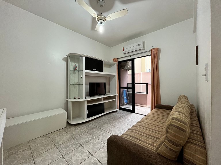 B124-Apto econômico de 1 quarto prédio sob Avenida