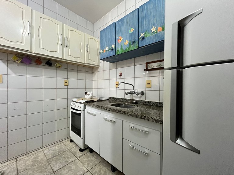 B124-Apto econômico de 1 quarto prédio sob Avenida