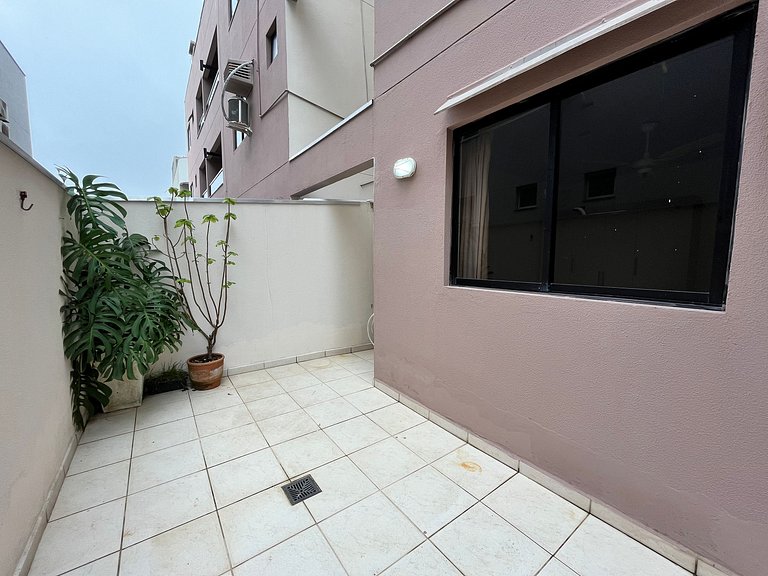 B124-Apto econômico de 1 quarto prédio sob Avenida