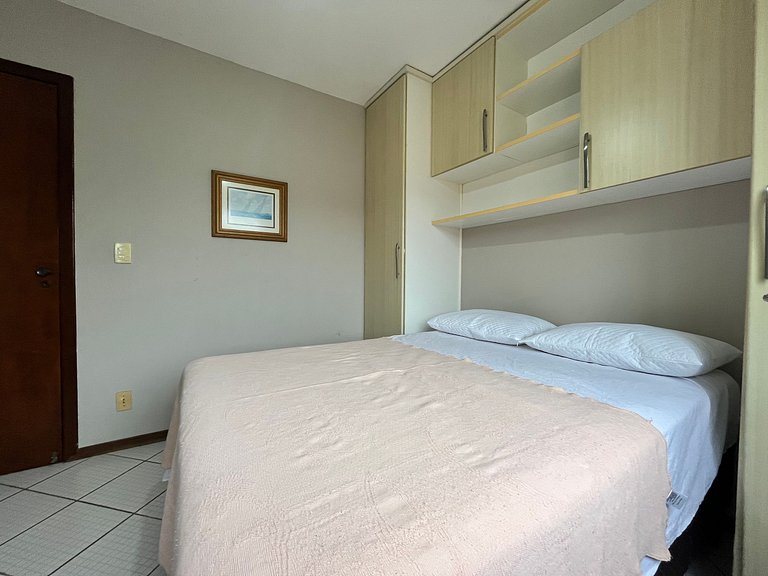 B070 - Apto 2 quartos para 6 pessoas em Bombinhas