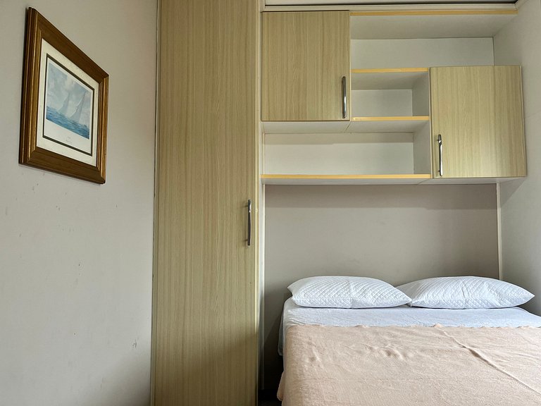 B070 - Apto 2 quartos para 6 pessoas em Bombinhas