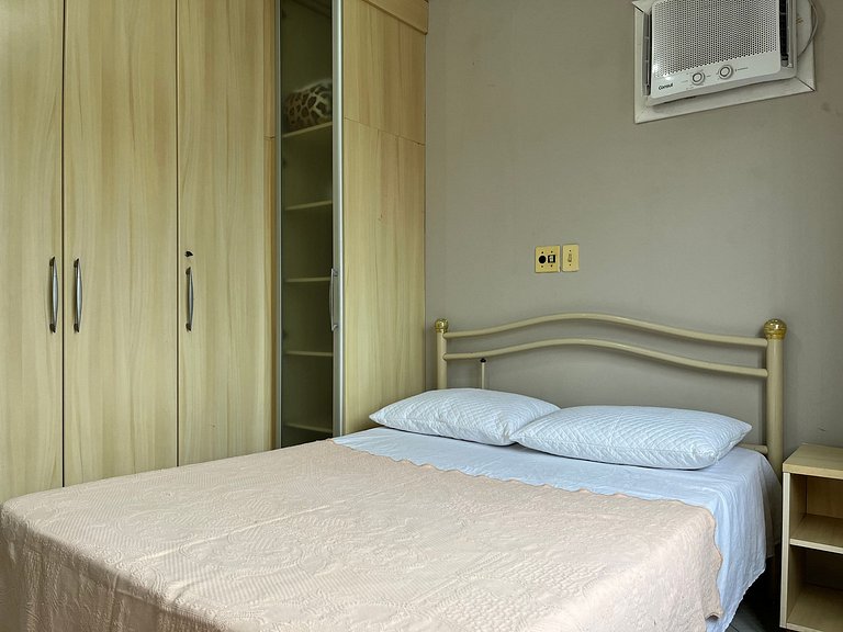 B070 - Apto 2 quartos para 6 pessoas em Bombinhas