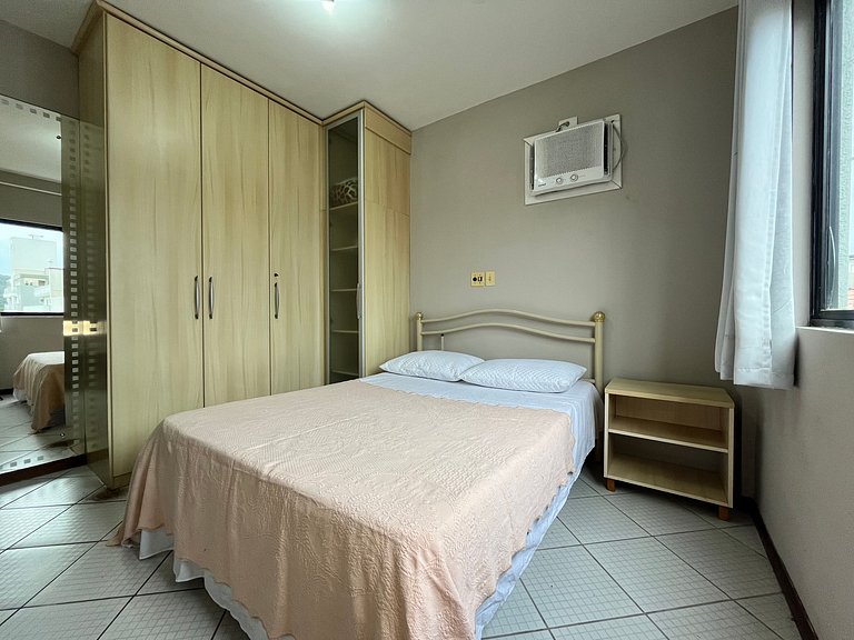 B070 - Apto 2 quartos para 6 pessoas em Bombinhas