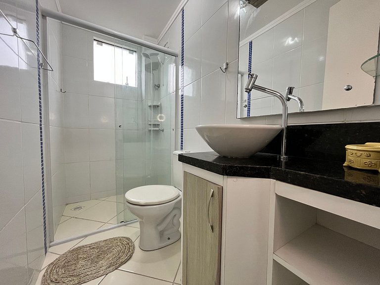 B163 - Apartamento em Bombas para até 5 pessoas