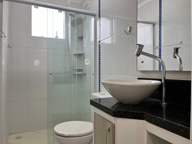 B163 - Apartamento em Bombas para até 5 pessoas