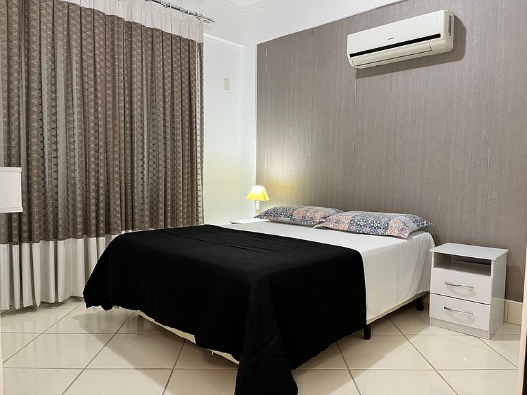 B163 - Apartamento em Bombas para 05 pessoas