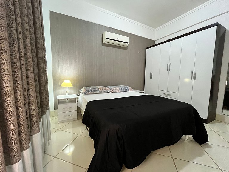 B163 - Apartamento em Bombas para até 5 pessoas