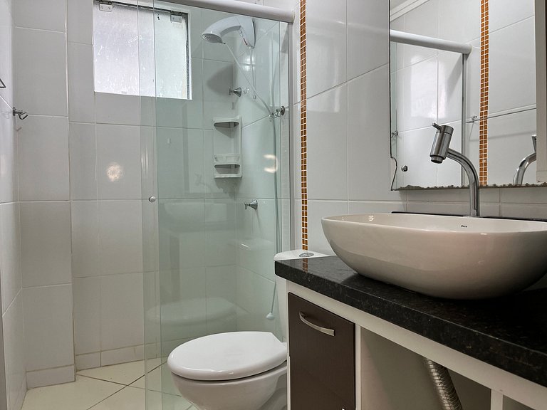 B163 - Apartamento em Bombas para 05 pessoas