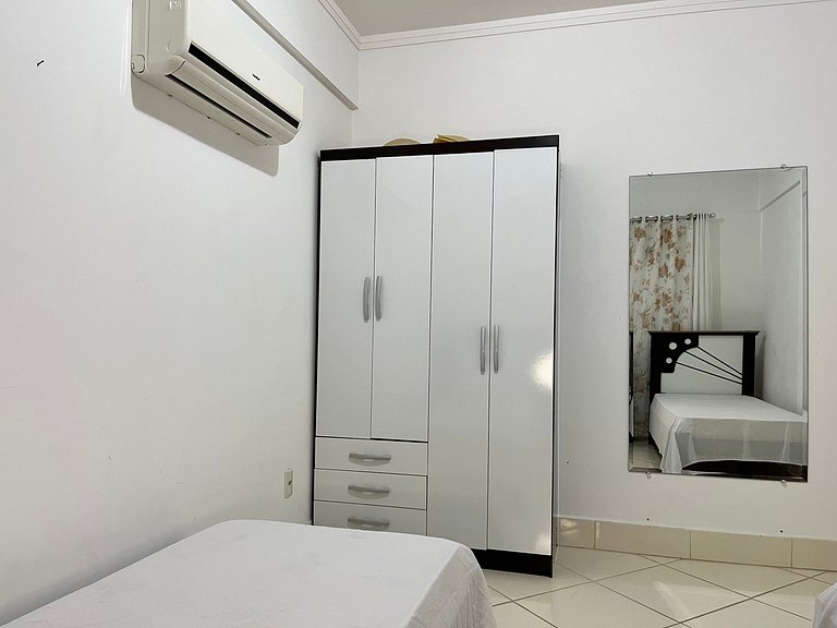 B163 - Apartamento em Bombas para até 5 pessoas