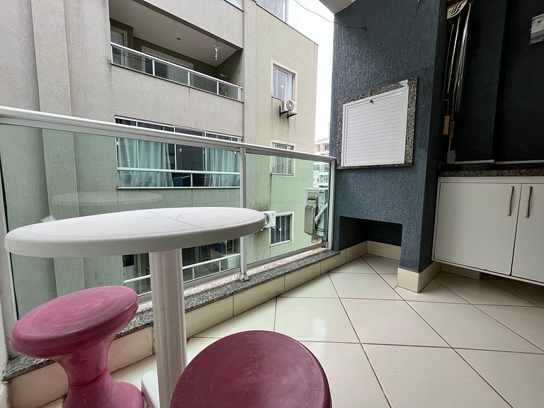 B163 - Apartamento em Bombas para até 5 pessoas