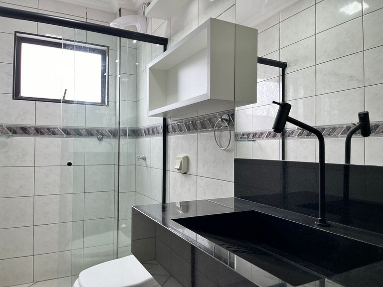 Cobertura 3 quartos para 8 pessoas, pertinho da praia !