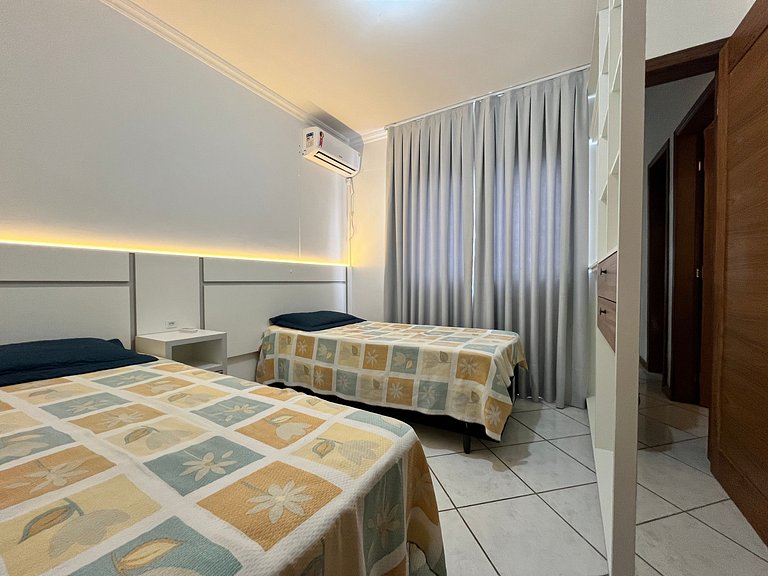 Cobertura 3 quartos para 8 pessoas, pertinho da praia !