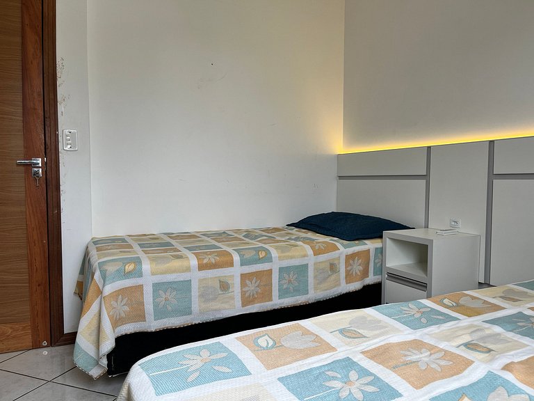 Cobertura 3 quartos para 8 pessoas, pertinho da praia !