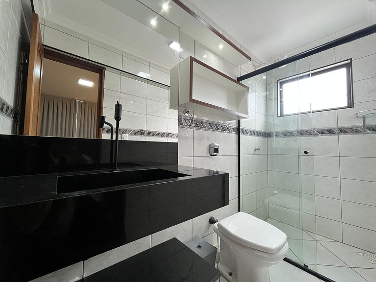 Cobertura 3 quartos para 8 pessoas, pertinho da praia !