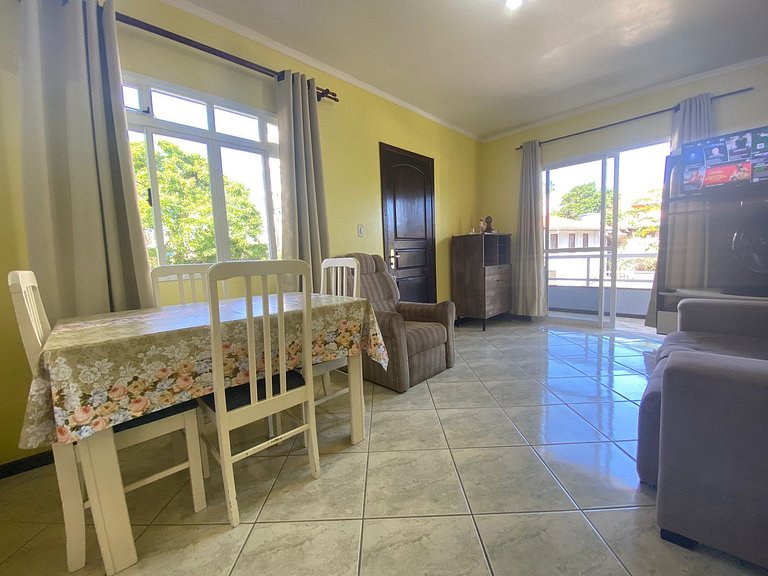 B149 - Ampla casa no centro de Bombinhas - SC