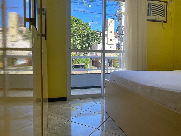 B149 - Ampla casa no centro de Bombinhas - SC