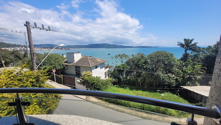 B164 - Apto na praia da Lagoinha para Alugar