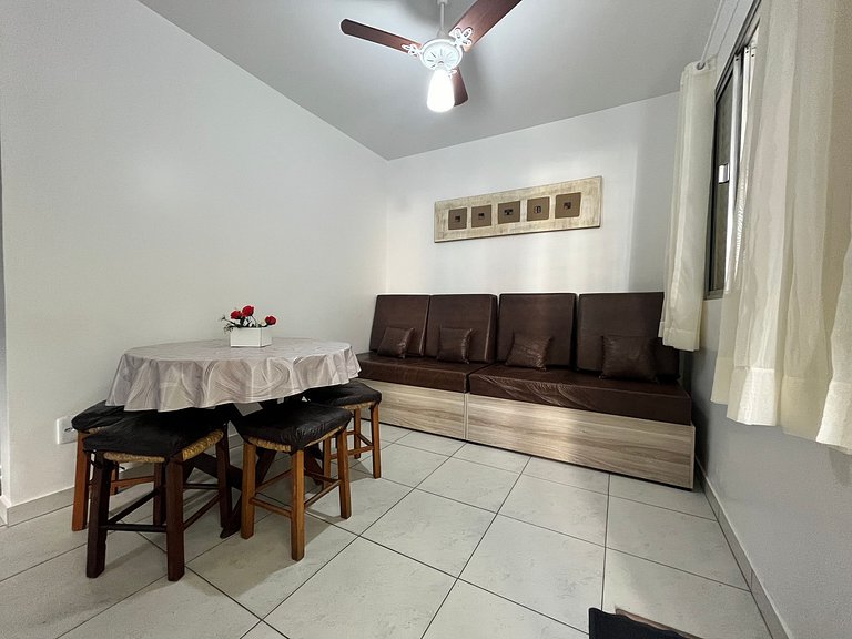 B208 - Apartamento de 2 quartos em Bombas, próximo ao mar -