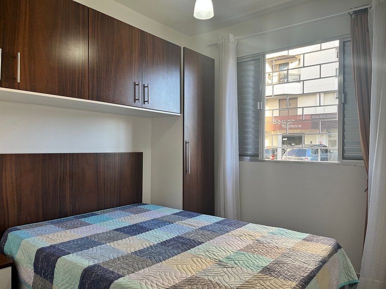 B208 - Apartamento de 2 quartos em Bombas, próximo ao mar -
