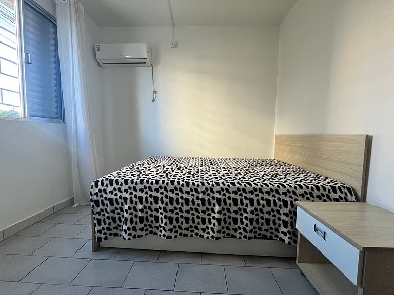 B208 - Apartamento de 2 quartos em Bombas, próximo ao mar -