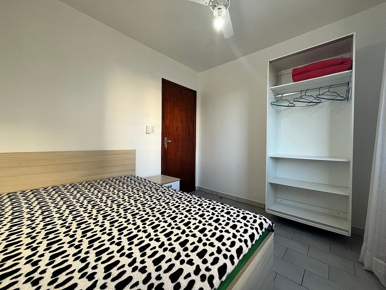 B208 - Apartamento de 2 quartos em Bombas, próximo ao mar -