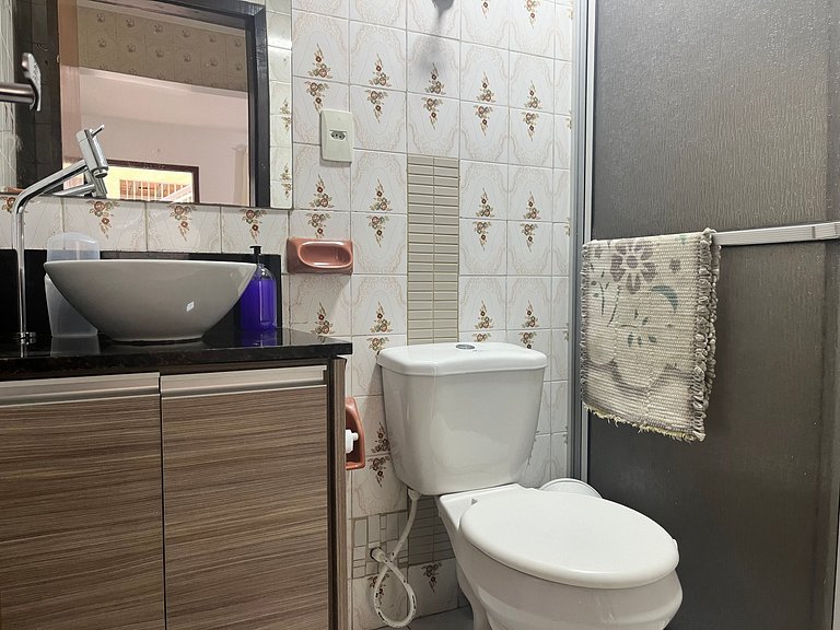 B208 - Apartamento de 2 quartos em Bombas, próximo ao mar -