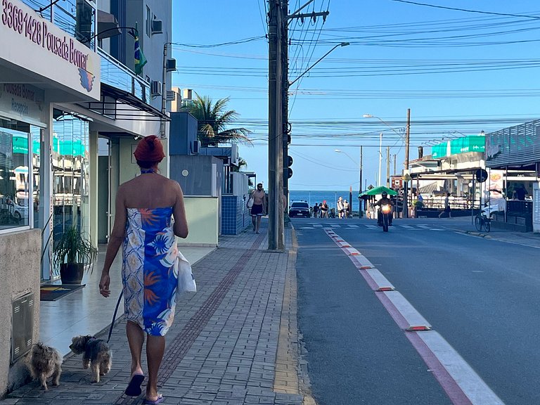 B208 - Apto 2 quartos Bombas perto do mar - SC