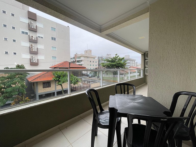 B117 - Aluguel 03 dormitórios a 200 metros do mar