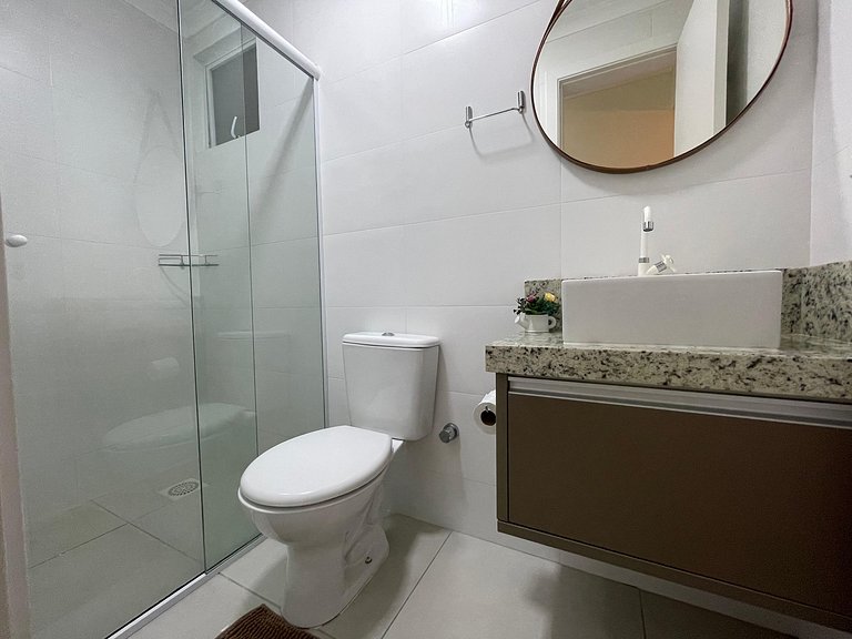 B117 - Aluguel 03 dormitórios a 200 metros do mar